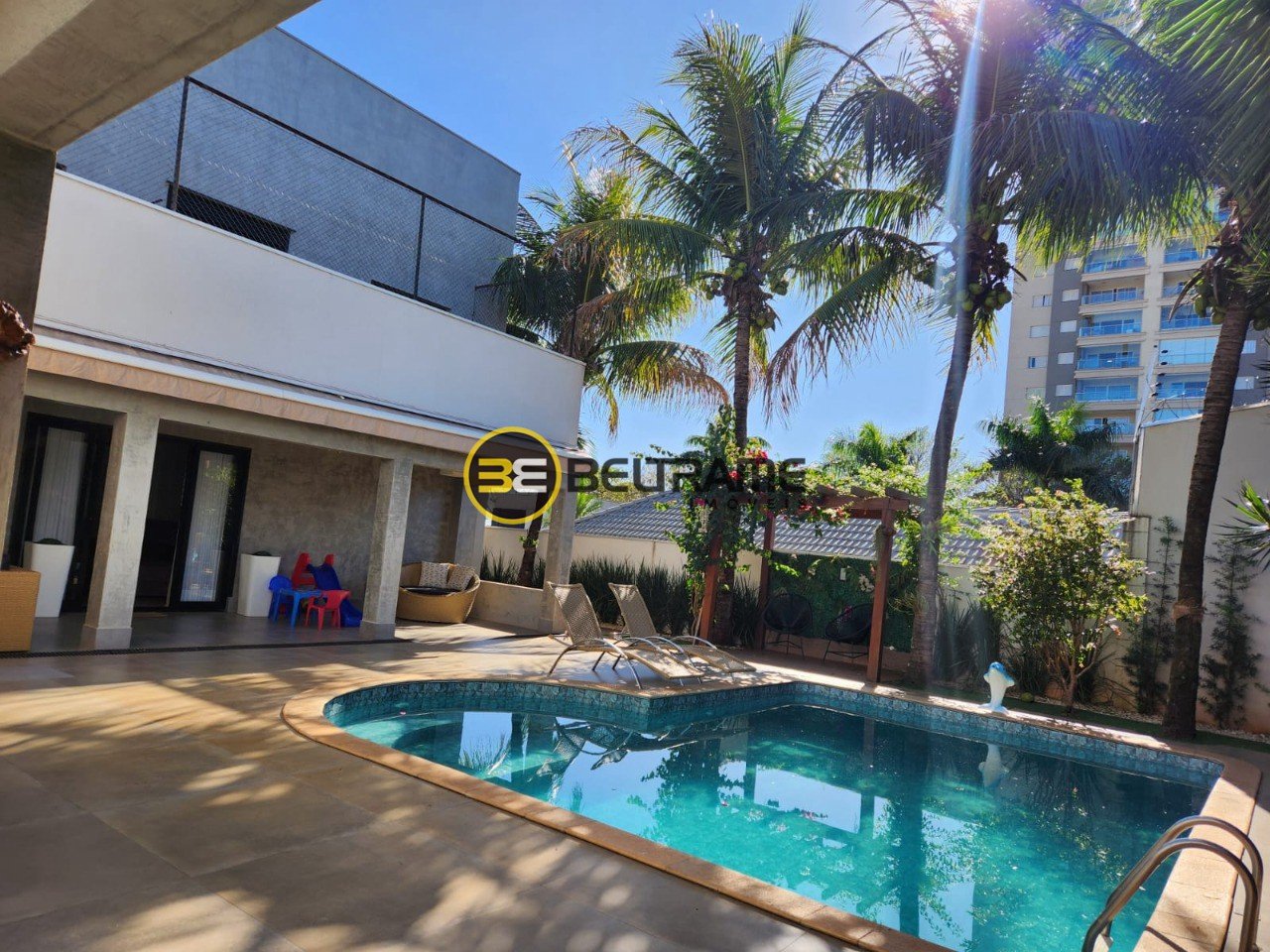 Casa em Condominio - Jardim Leblon - Maringá - 4.500.000,00