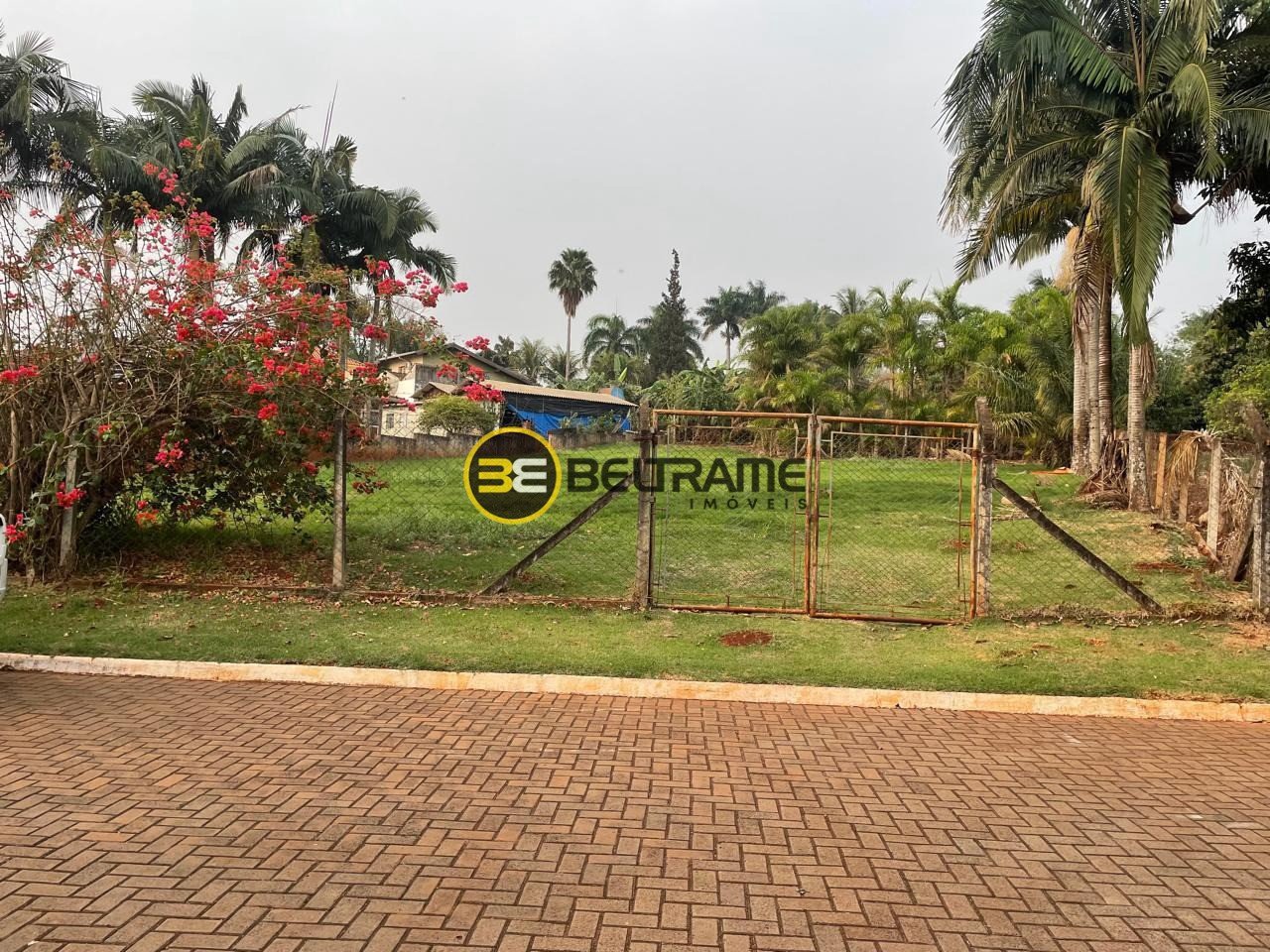 Terreno no Condominio Res. Recanto dos Guerreiros - Parque Industrial - Maringá - 999.000,00