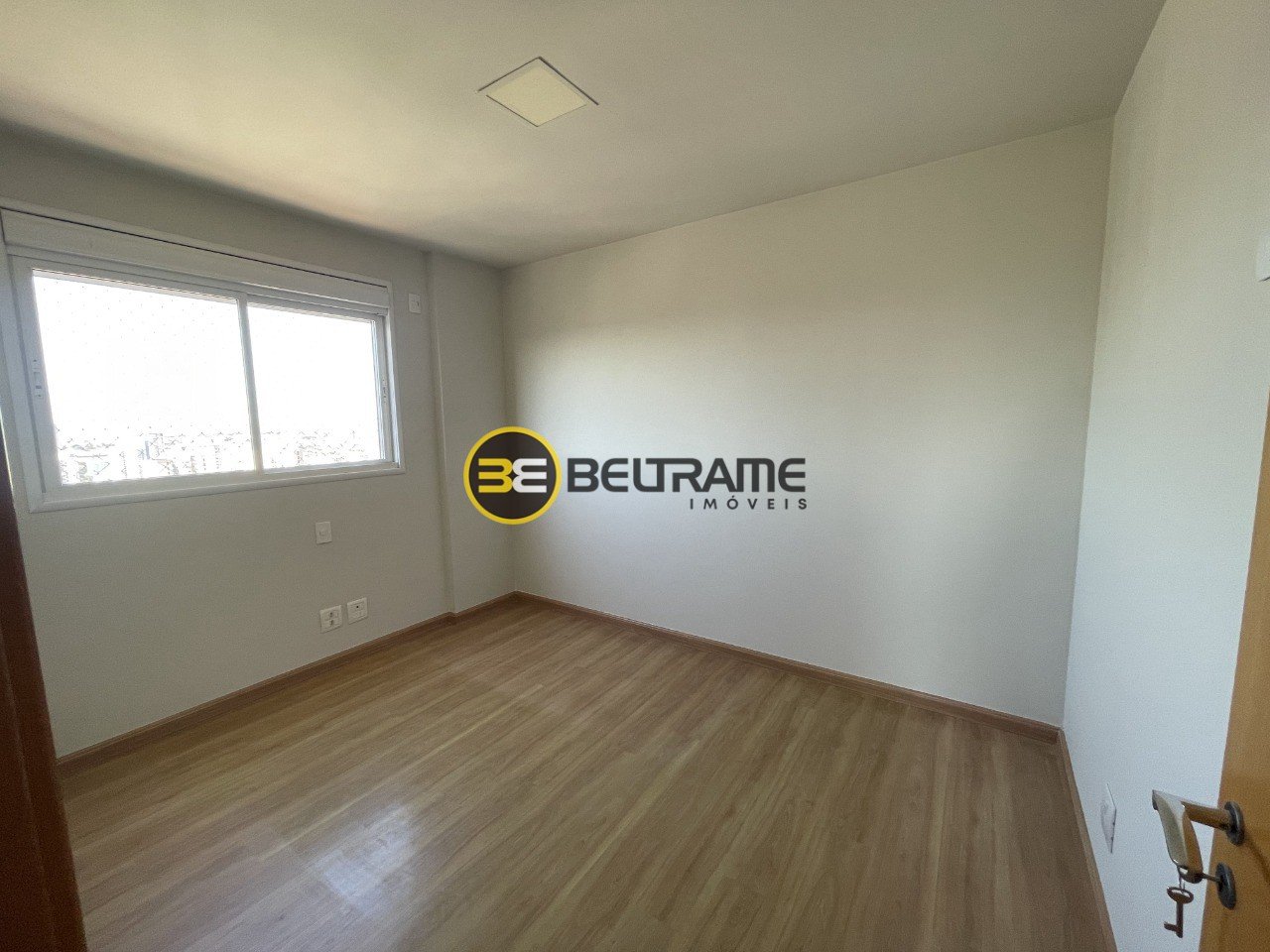 Apto 2002 Edf. Cenarium Residence II R$ 5.500,00