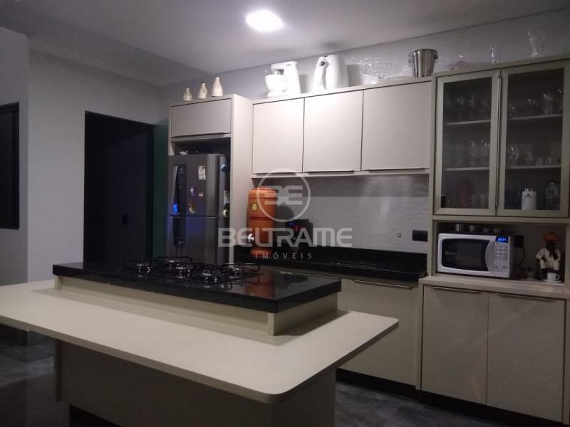 Casa - Bom Jardim - Maringá - R$850.000,00