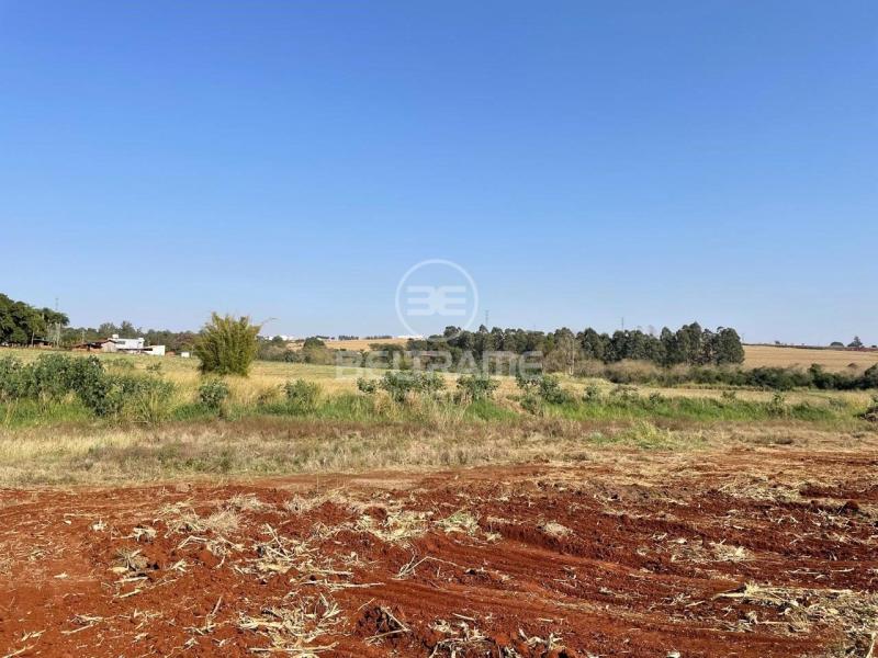  Sitio - Av. Morangueira  -  Maringá - PR   R$6.457.000,00 