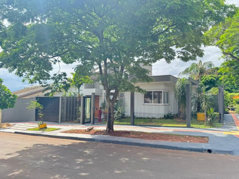  Casa  em  Iguatemi  -  Paraná *******    R$ 946.000,00