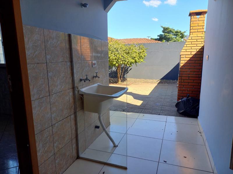 Casa - Jardim Europa - Sarandi - PR * R$ 1.600,00