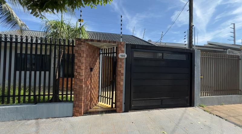 Casa Jardim Dias I - Maringá - PR - R$ 950.000,00