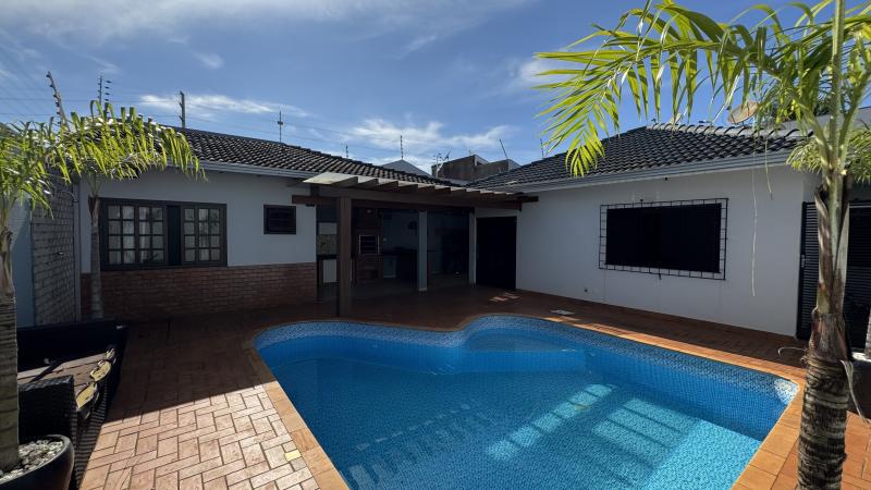 Casa Jardim Dias I - Maringá - PR - R$ 950.000,00