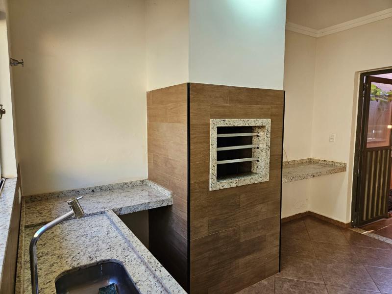 Casa  Vila Morangueira - Maringá - PR  R$ 595.000,00