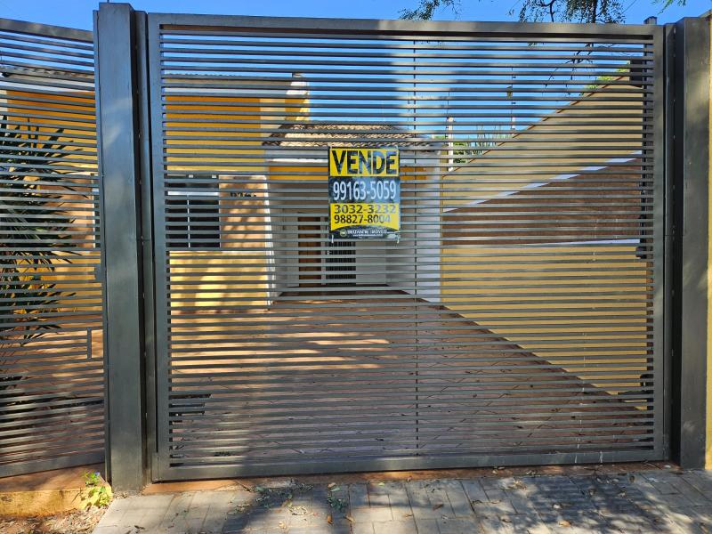 Casa  Vila Morangueira - Maringá - PR  R$ 595.000,00