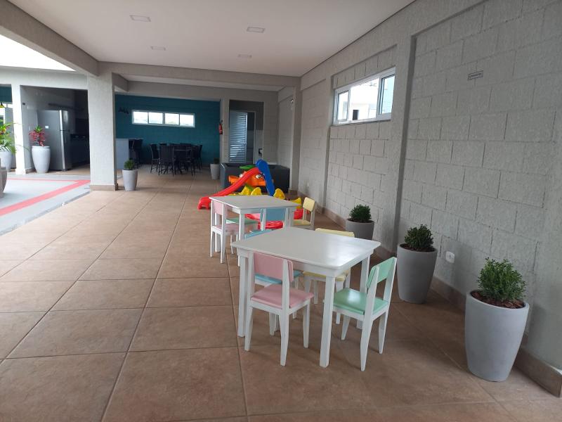 Apartamento Edificio Maraú - Maringa  -  R$ 1.400,00