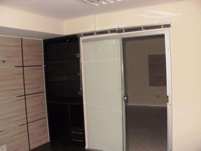 Sala  Sobreloja - Edif. Parque Avenue - R$ 3.100,00