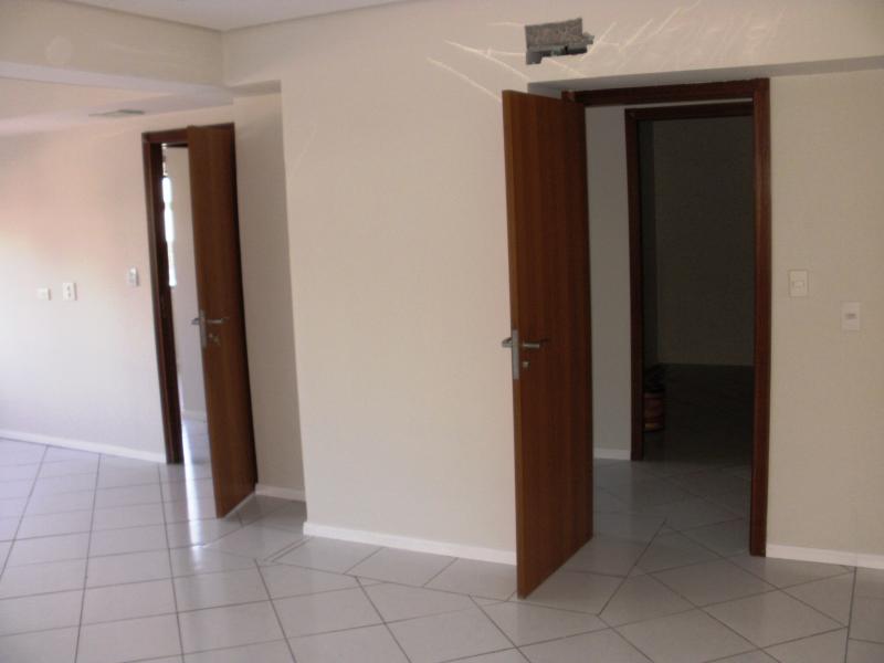 Sala  Sobreloja - Edif. Parque Avenue - R$ 3.100,00