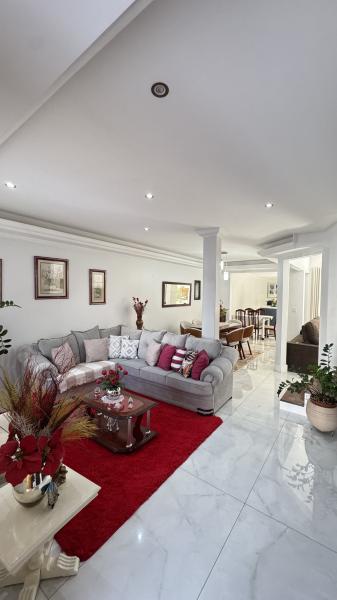 Sobrado - Parque da Gavea - Maringá  R$ 750.000,00