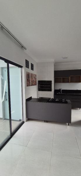 Ampla casa com área gourmet no Jardim Campos R$ 479.000,00