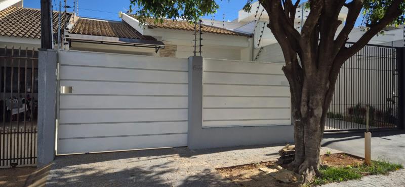 Casa com área gourmet Jardim Italia II R$ 499.999,99