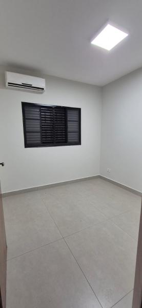 Casa com área gourmet Jardim Italia II R$ 499.999,99