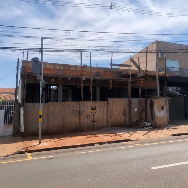 Sala Comercial - Parque das Palmeiras  R$ 950.000,00