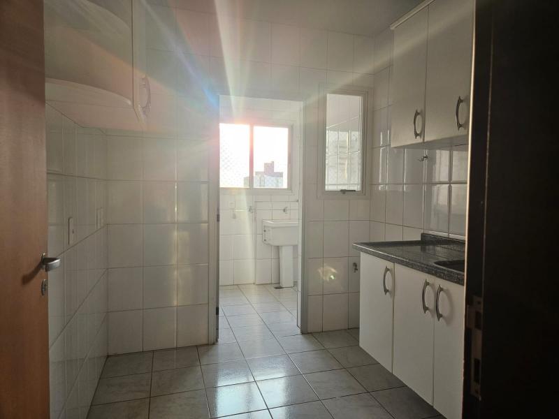Apto Edifício Plaza Firenze - Zona 07 - R$ 490.000,00