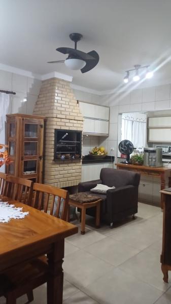 Casa Jardim Monte Rei - Maringá - R$ 950.000,00