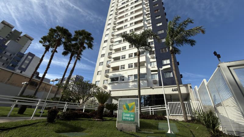Apartamento semi-mobiliado na Vila Cleópatra R$590.000,00