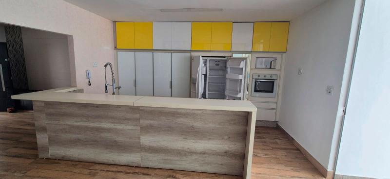 Casa de alto padrão Jardim Itália II R$ 4.560,00