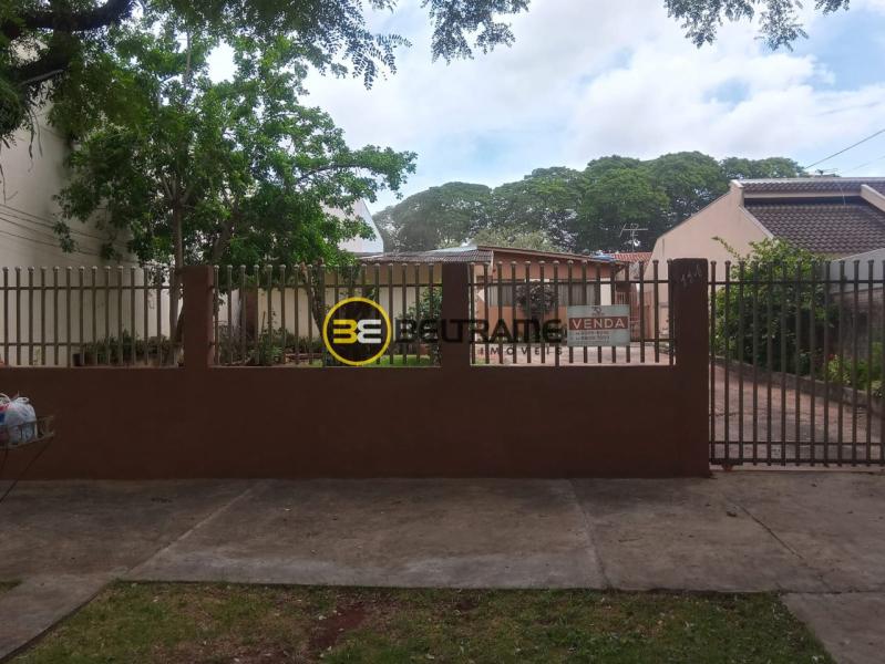 Casa - Zona 03 - R$ 1.900.000,00