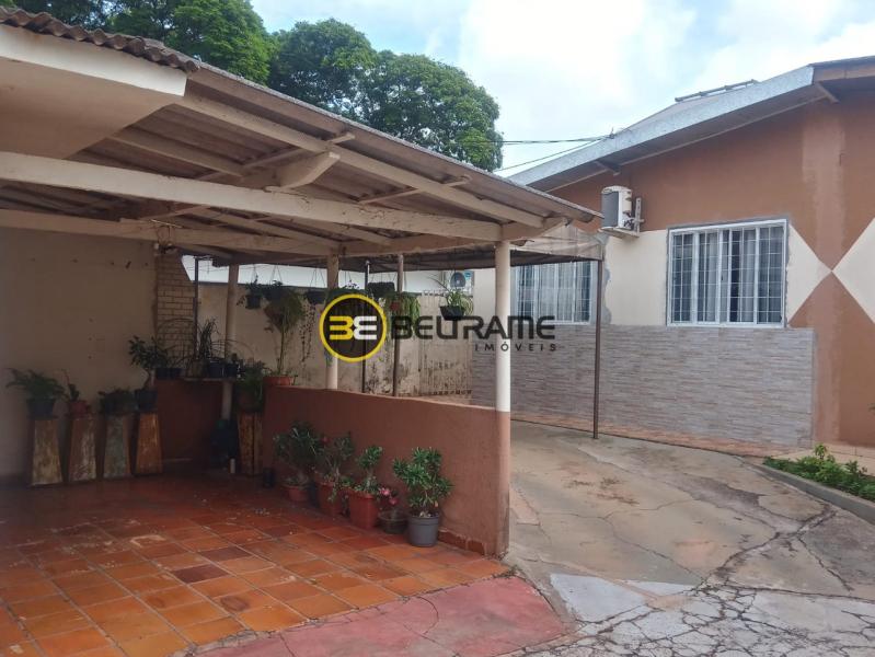 Casa - Zona 03 - R$ 1.900.000,00