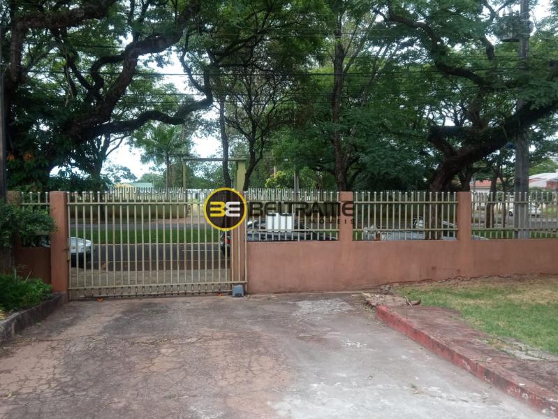 Casa - Zona 03 - R$ 1.900.000,00