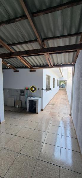 Casa com fonte Res. Lagoa Dourada, Mandaguaçu R$240.000,00