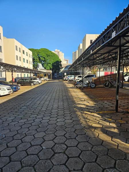 Apartamento Semi-Mobiliado Res. Ancheita II R$ 250.000,00