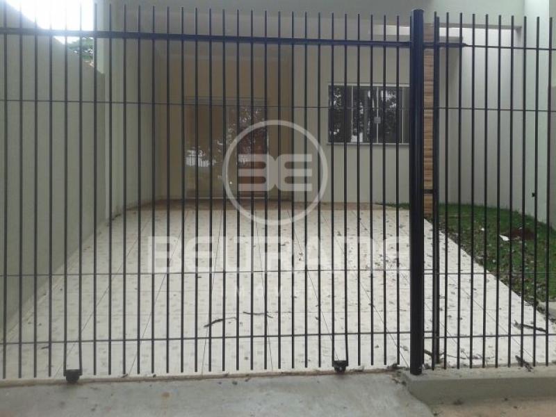 Casa com quintal amplo no Jardim Alvorada R$ 1.900,00