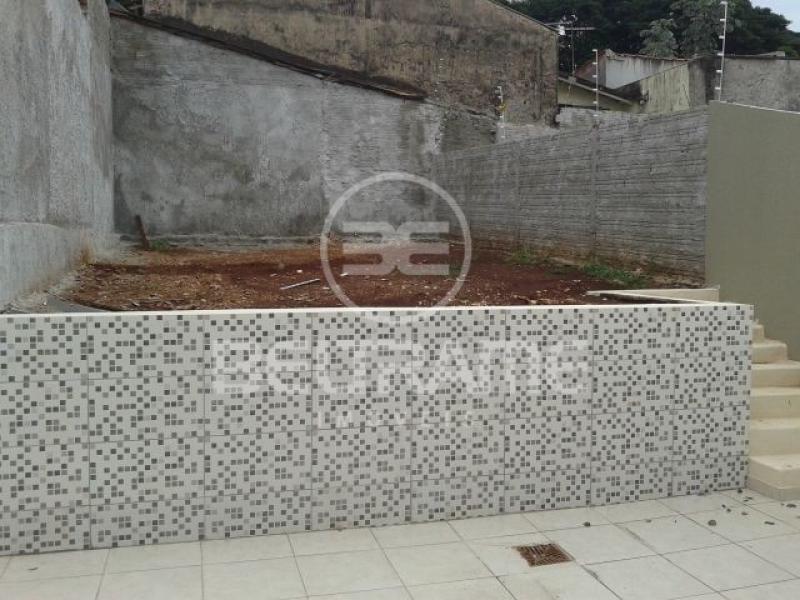 Casa com quintal amplo no Jardim Alvorada R$ 1.900,00