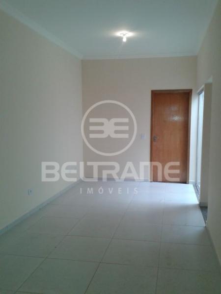 Casa com quintal amplo no Jardim Alvorada R$ 1.900,00