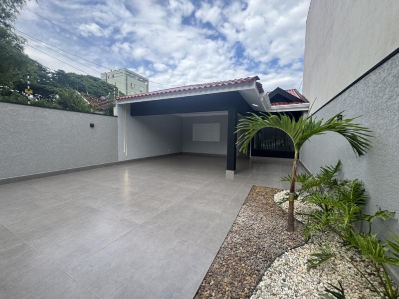 Casa à venda na Zona 7 - R$ 1.150.000,00
