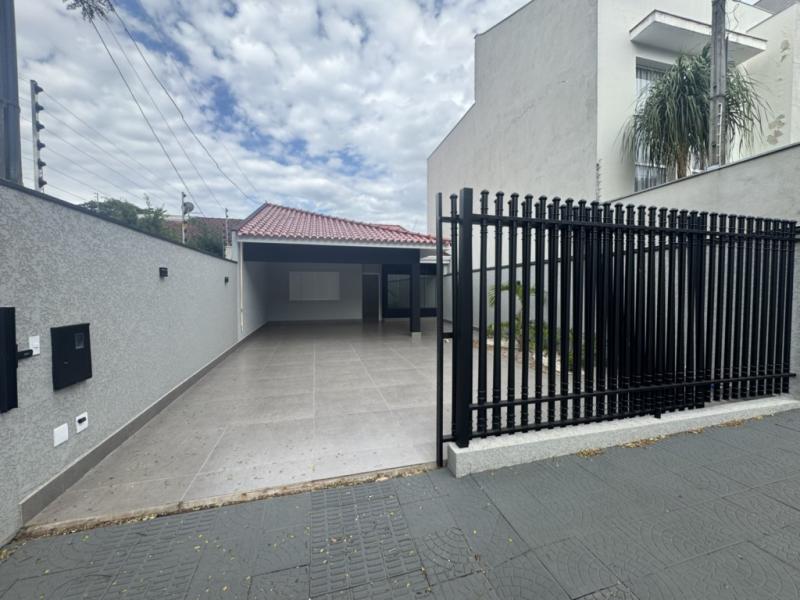 Casa à venda na Zona 7 - R$ 1.150.000,00
