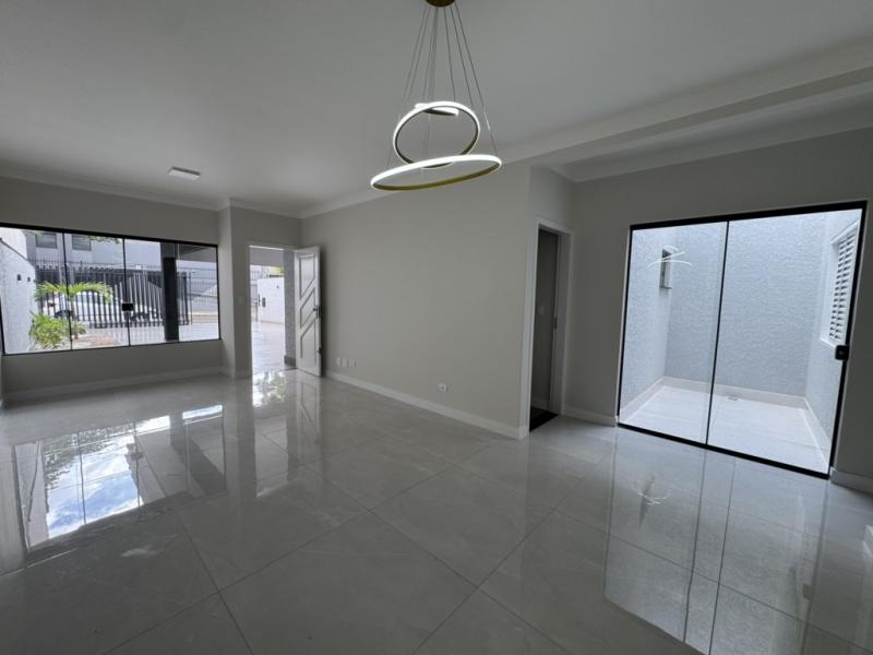 Casa à venda na Zona 7 - R$ 1.150.000,00