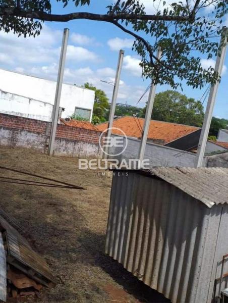 Terreno Com. - Pq. das Laranjeiras - R$ 450.000,00